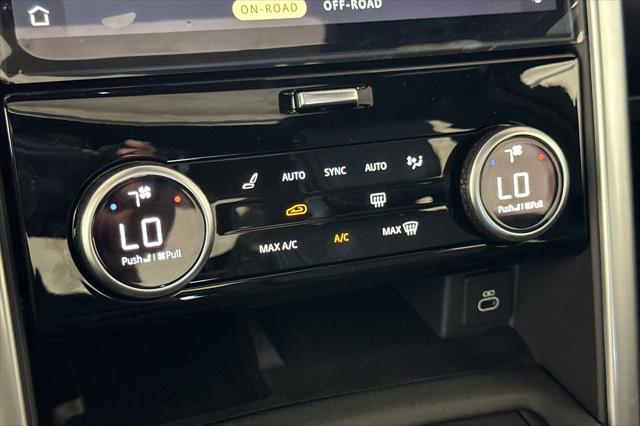 2025 Land Rover Discovery P300 S