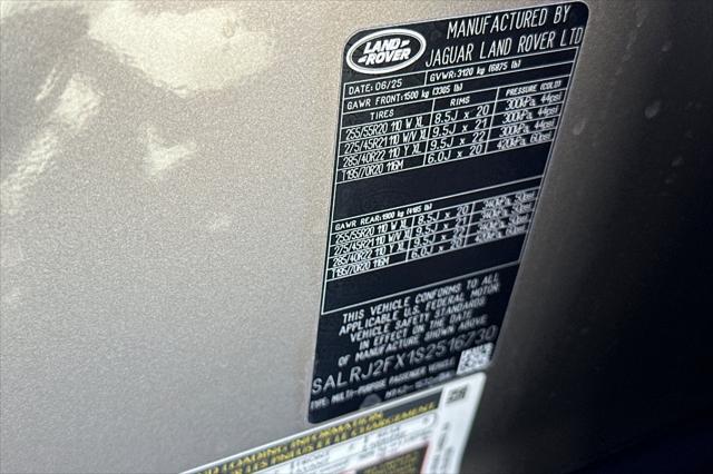 2025 Land Rover Discovery P300 S