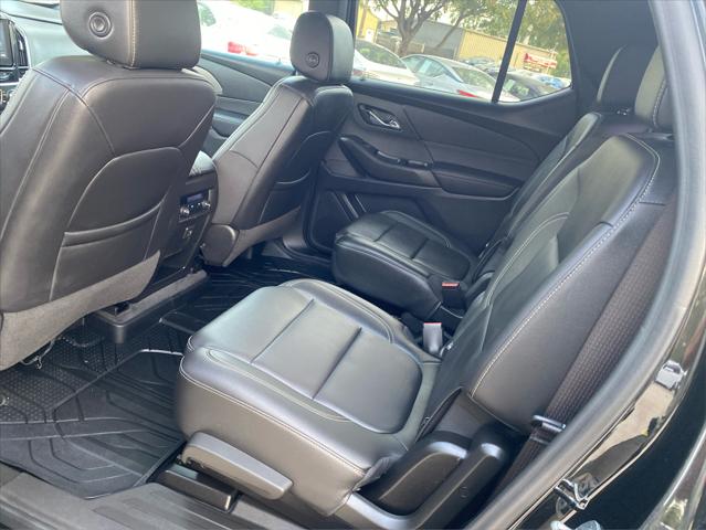2022 Chevrolet Traverse AWD LT Leather