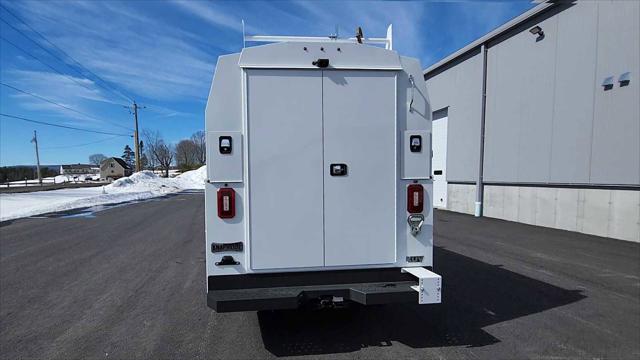 2025 Ford Transit Cutaway Unknown