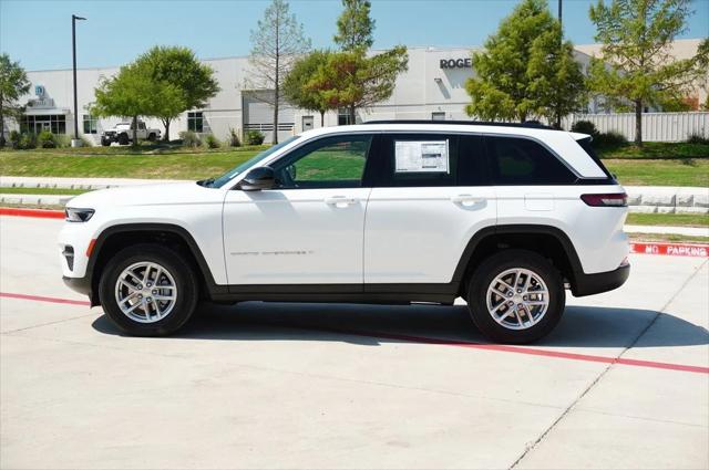 2025 Jeep Grand Cherokee GRAND CHEROKEE LAREDO X 4X4