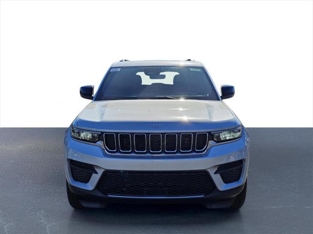 2025 Jeep Grand Cherokee GRAND CHEROKEE LAREDO X 4X2