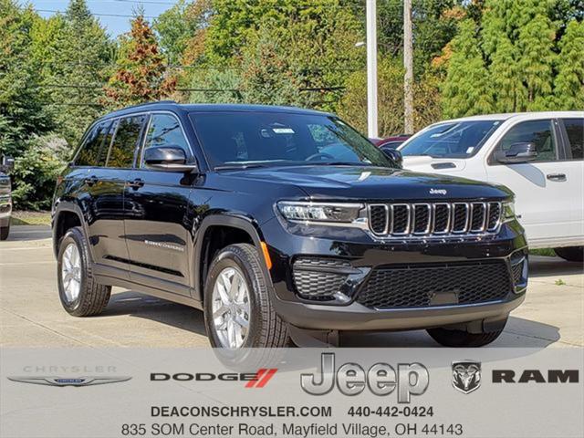 2025 Jeep Grand Cherokee GRAND CHEROKEE LAREDO X 4X4
