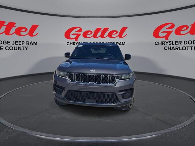 2025 Jeep Grand Cherokee GRAND CHEROKEE LAREDO X 4X4