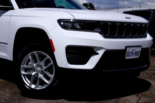 2025 Jeep Grand Cherokee GRAND CHEROKEE LAREDO X 4X4