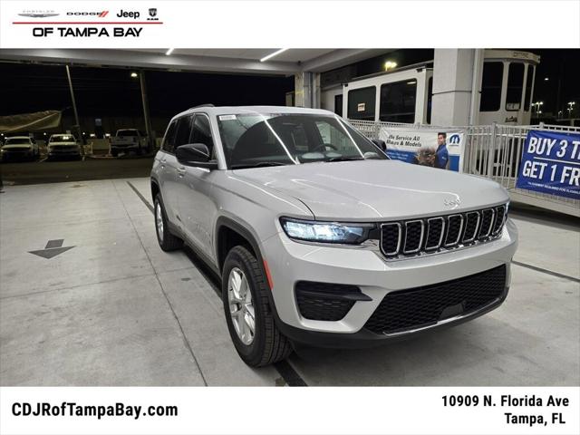 2025 Jeep Grand Cherokee GRAND CHEROKEE LAREDO X 4X4