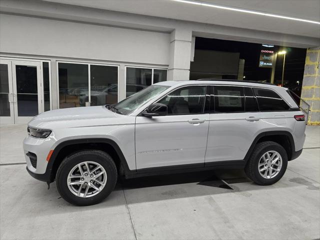 2025 Jeep Grand Cherokee GRAND CHEROKEE LAREDO X 4X4 2025 Jeep Grand Cherokee GRAND CHEROKEE LAREDO X 4X4