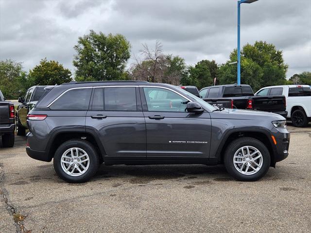 2025 Jeep Grand Cherokee GRAND CHEROKEE LAREDO X 4X4