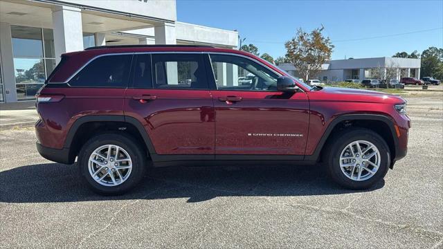 2025 Jeep Grand Cherokee Laredo X 4x4