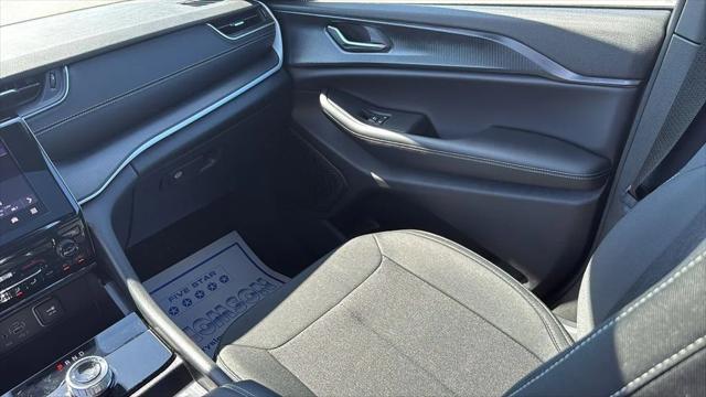2025 Jeep Grand Cherokee Laredo X 4x4