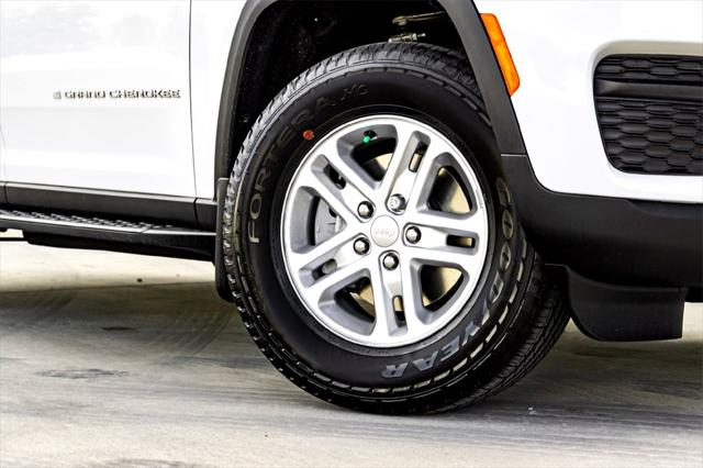 2025 Jeep Grand Cherokee GRAND CHEROKEE LAREDO 4X2