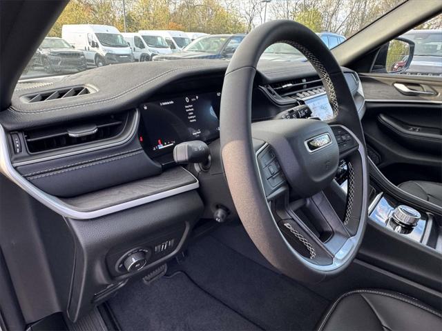 2025 Jeep Grand Cherokee GRAND CHEROKEE LIMITED 4X4 2025 Jeep Grand Cherokee GRAND CHEROKEE LIMITED 4X4