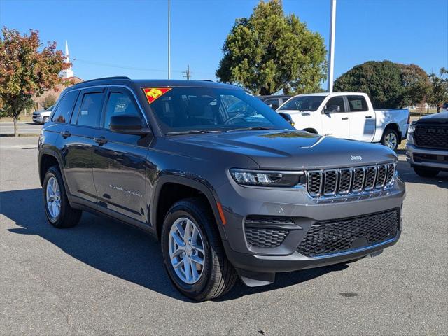 2025 Jeep Grand Cherokee GRAND CHEROKEE LAREDO X 4X4