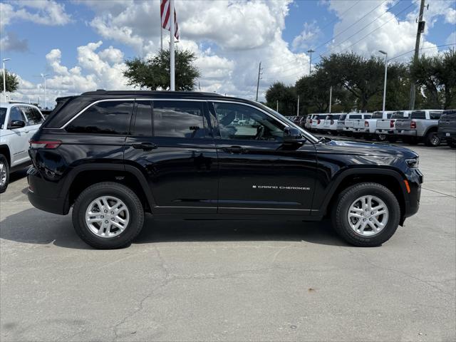 2025 Jeep Grand Cherokee GRAND CHEROKEE LAREDO 4X2