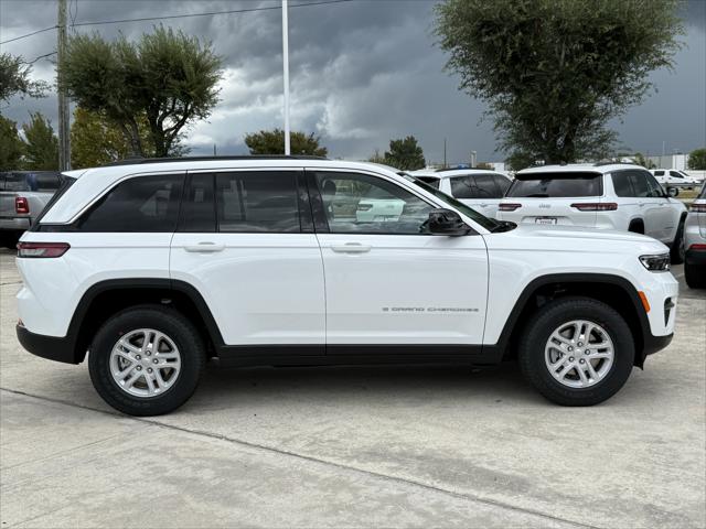 2025 Jeep Grand Cherokee GRAND CHEROKEE LAREDO 4X2