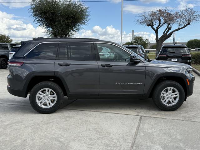 2025 Jeep Grand Cherokee GRAND CHEROKEE LAREDO 4X2