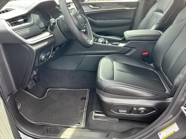 2025 Jeep Grand Cherokee GRAND CHEROKEE LIMITED 4X4 2025 Jeep Grand Cherokee GRAND CHEROKEE LIMITED 4X4