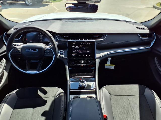 2025 Jeep Grand Cherokee GRAND CHEROKEE ALTITUDE 4X2 2025 Jeep Grand Cherokee GRAND CHEROKEE ALTITUDE 4X2