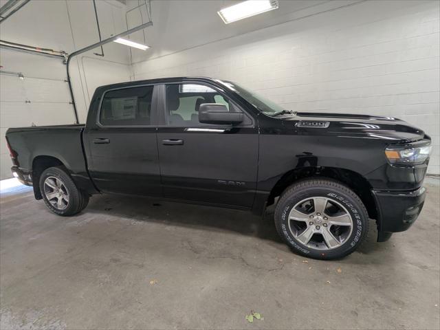 2026 RAM Ram 1500 RAM 1500 EXPRESS CREW CAB 4X4 57 BOX