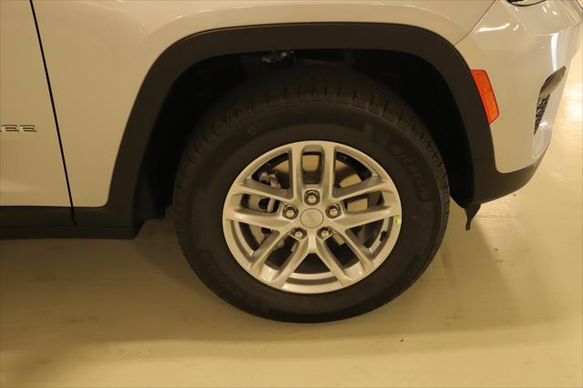 2025 Jeep Grand Cherokee GRAND CHEROKEE LAREDO X 4X2