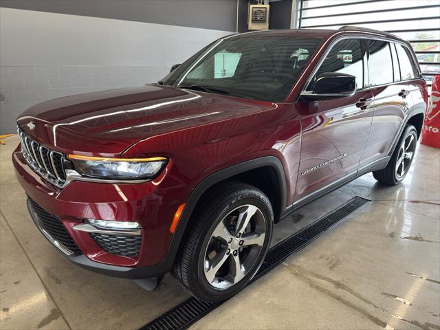 2025 Jeep Grand Cherokee GRAND CHEROKEE LIMITED 4X4 2025 Jeep Grand Cherokee GRAND CHEROKEE LIMITED 4X4