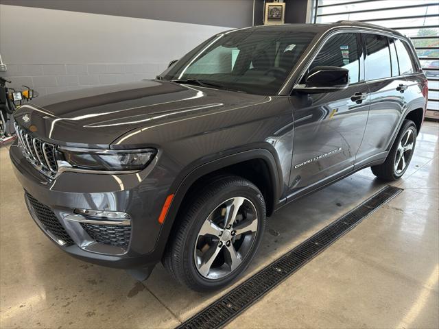 2025 Jeep Grand Cherokee GRAND CHEROKEE LIMITED 4X4 2025 Jeep Grand Cherokee GRAND CHEROKEE LIMITED 4X4