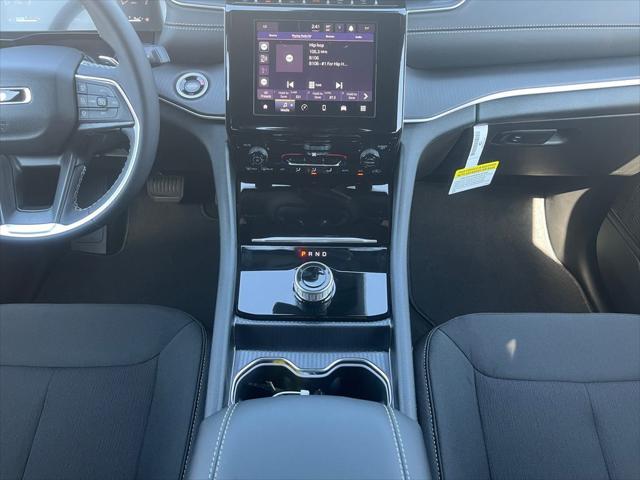 2025 Jeep Grand Cherokee GRAND CHEROKEE LAREDO X 4X4 2025 Jeep Grand Cherokee GRAND CHEROKEE LAREDO X 4X4