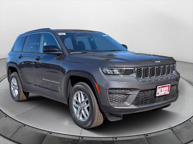 2025 Jeep Grand Cherokee GRAND CHEROKEE LAREDO X 4X4