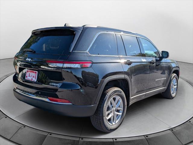2025 Jeep Grand Cherokee GRAND CHEROKEE LAREDO X 4X4