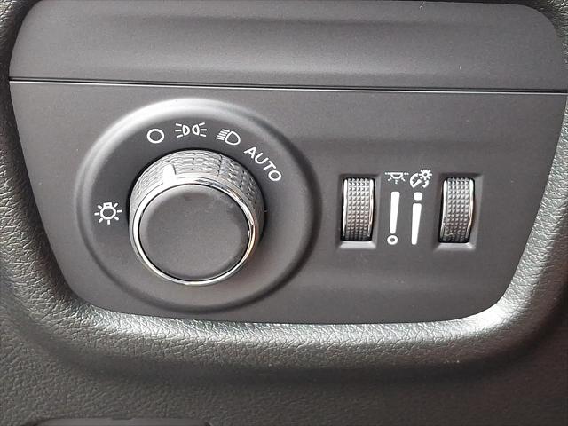 2025 Jeep Grand Cherokee Laredo X 4x4