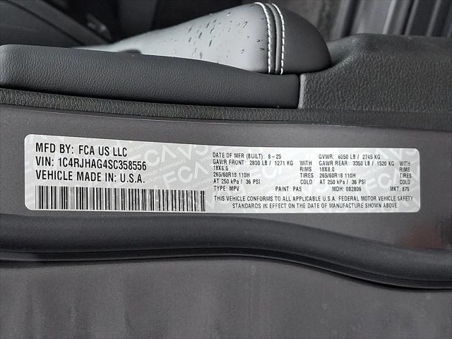 2025 Jeep Grand Cherokee Laredo X 4x4