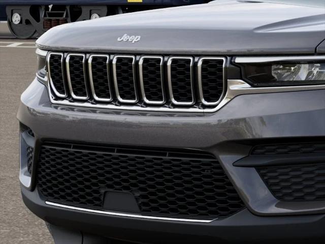 2025 Jeep Grand Cherokee Laredo X 4x4