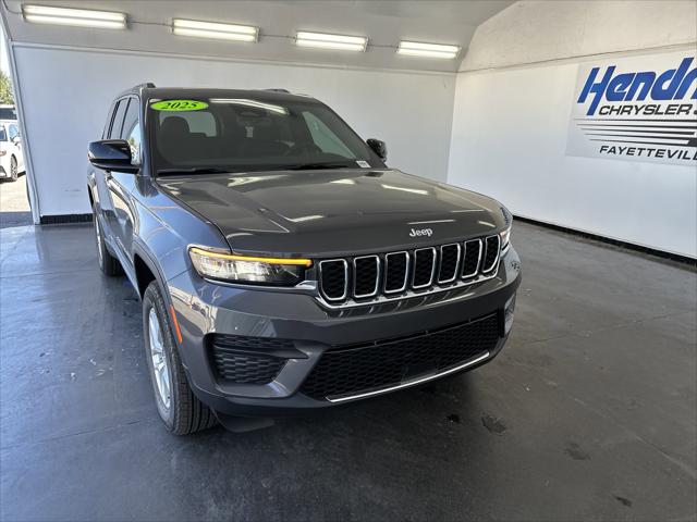 2025 Jeep Grand Cherokee GRAND CHEROKEE LAREDO X 4X2