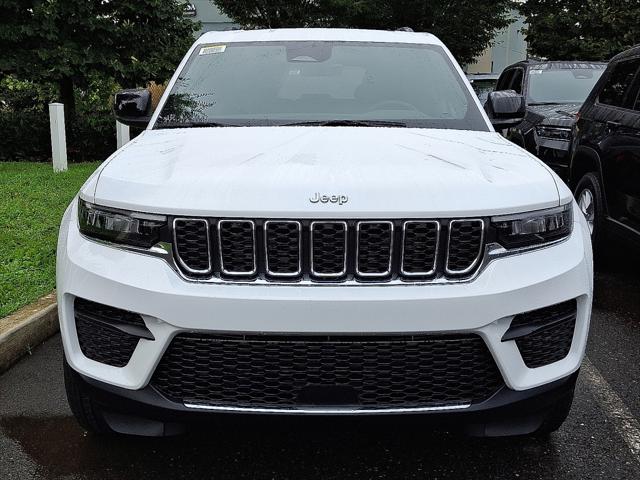 2025 Jeep Grand Cherokee GRAND CHEROKEE LAREDO X 4X4