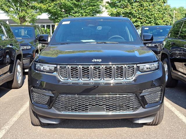 2025 Jeep Grand Cherokee GRAND CHEROKEE LAREDO X 4X4