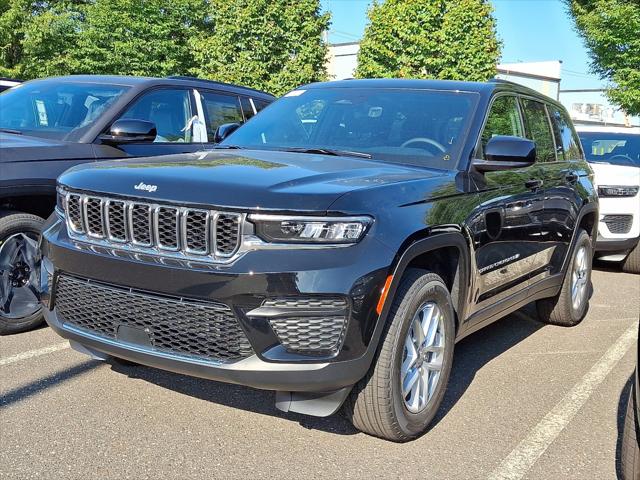 2025 Jeep Grand Cherokee GRAND CHEROKEE LAREDO X 4X4
