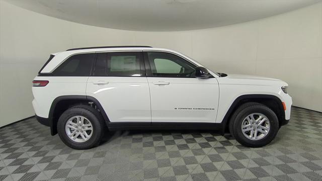 2025 Jeep Grand Cherokee GRAND CHEROKEE LAREDO 4X2
