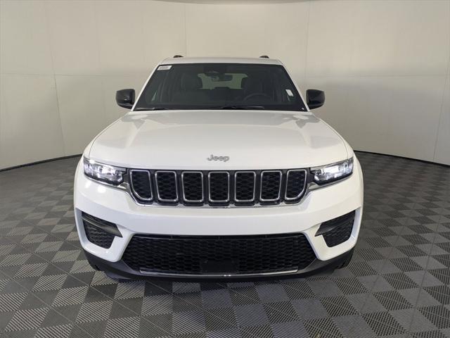 2025 Jeep Grand Cherokee GRAND CHEROKEE LAREDO 4X2 2025 Jeep Grand Cherokee GRAND CHEROKEE LAREDO 4X2