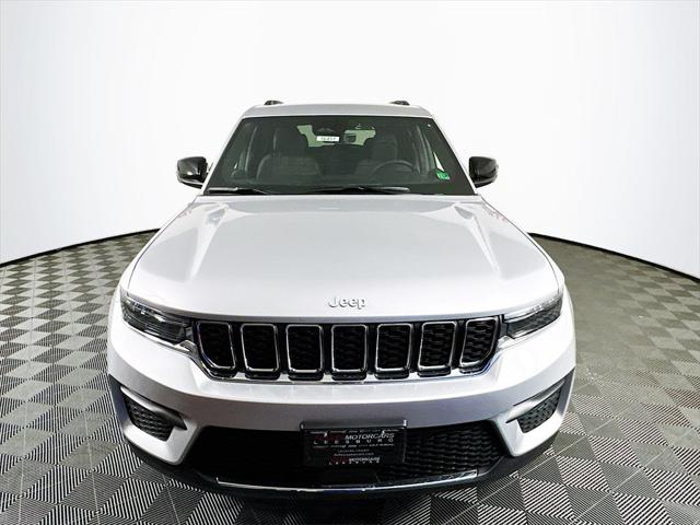 2025 Jeep Grand Cherokee GRAND CHEROKEE LAREDO X 4X4