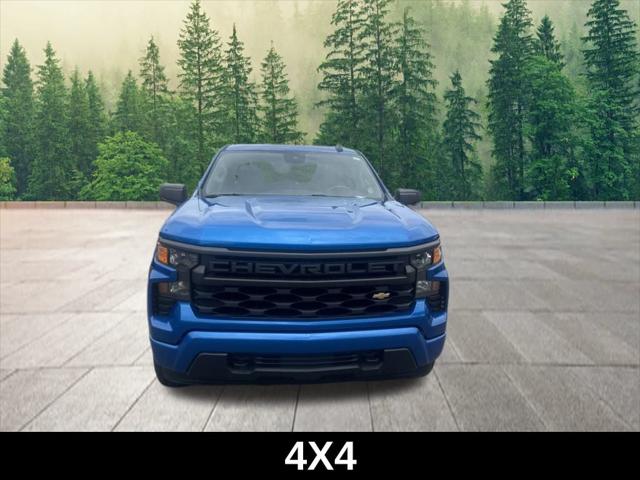 2022 Chevrolet Silverado 1500 4WD Crew Cab Short Bed Custom
