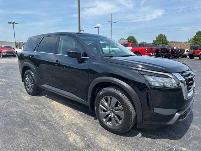 2023 Nissan Pathfinder S 4WD 2023 Nissan Pathfinder S 4WD