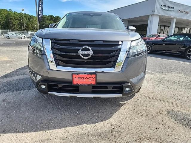 2023 Nissan Pathfinder SL FWD
