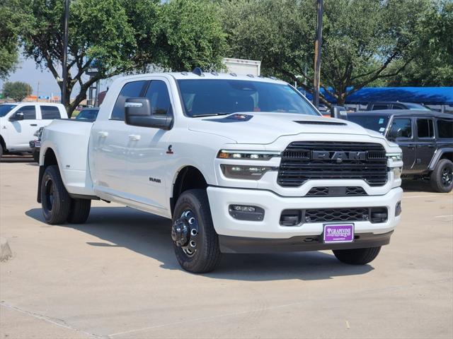 2025 RAM Ram 3500 RAM 3500 LARAMIE MEGA CAB 4X4 64 BOX