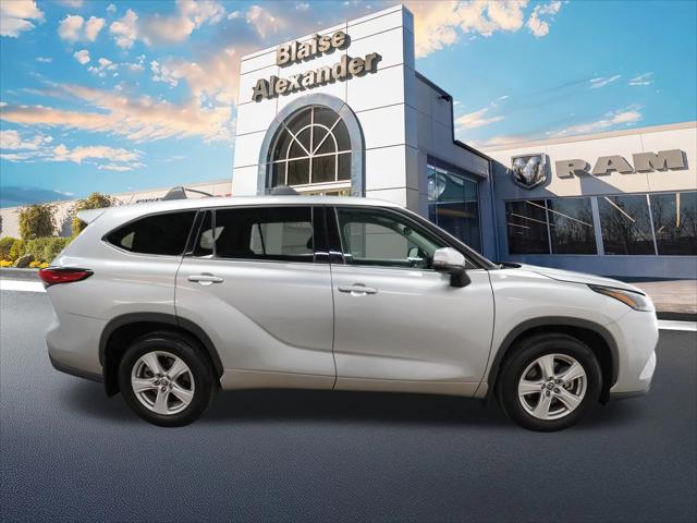 2022 Toyota Highlander LE 2022 Toyota Highlander LE