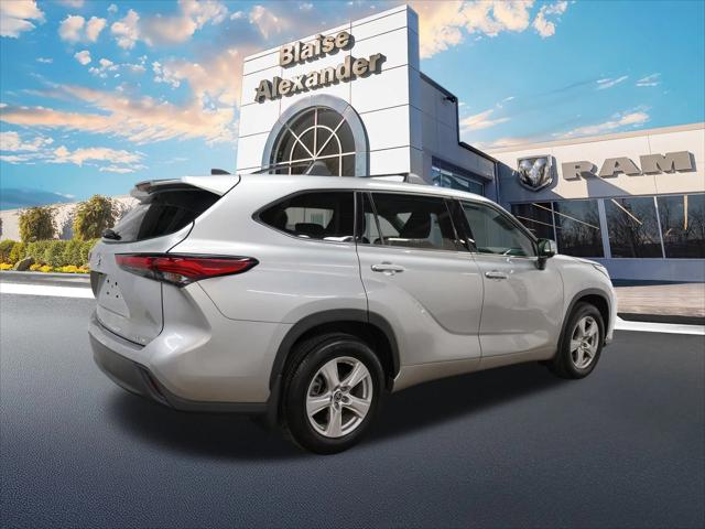 2022 Toyota Highlander LE 2022 Toyota Highlander LE