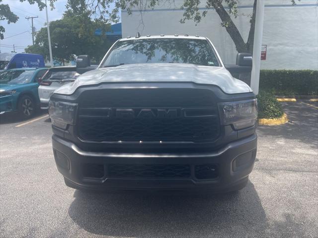 2024 RAM 3500 Chassis Tradesman/SLT/Laramie/Limited