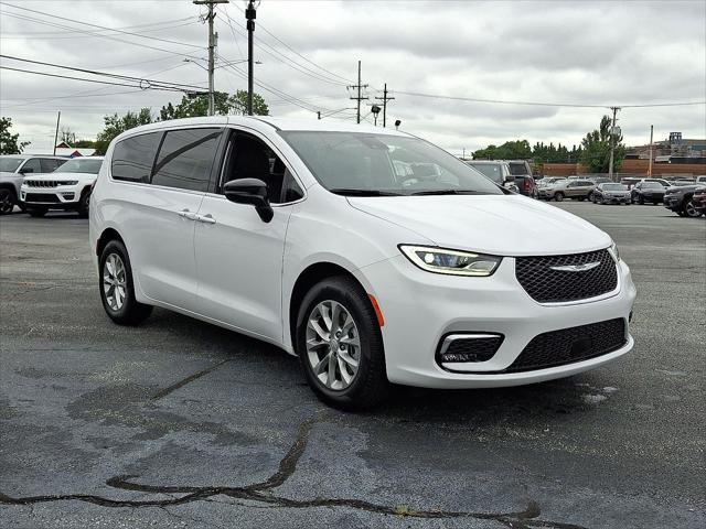2025 Chrysler Pacifica PACIFICA SELECT AWD