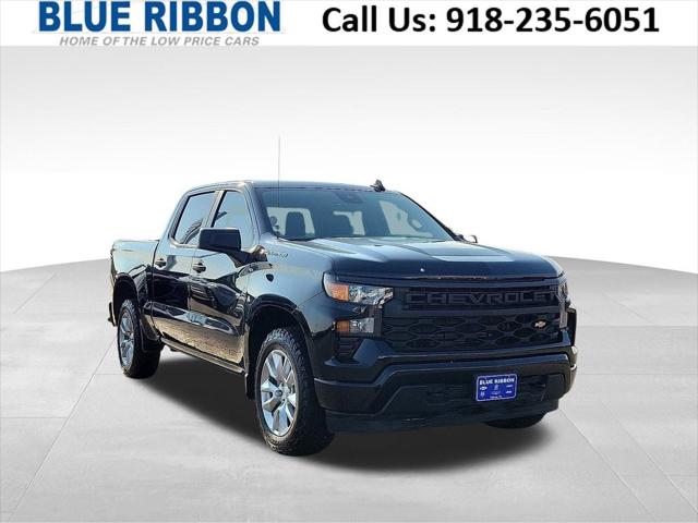2023 Chevrolet Silverado 1500 4WD Crew Cab Short Bed Custom