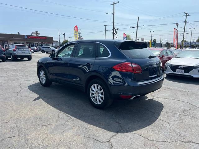 2012 Porsche Cayenne Standard