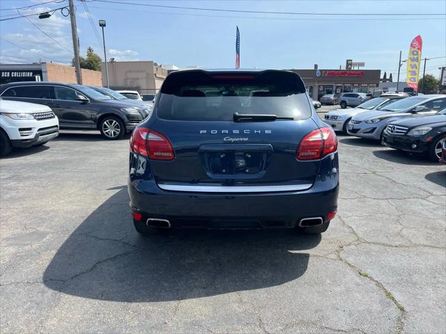 2012 Porsche Cayenne Standard